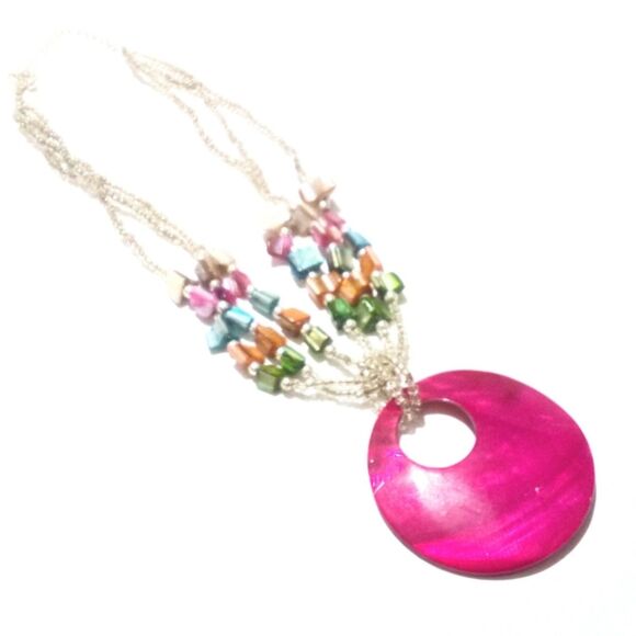 Vintage Dyed Mother of Pearl Shell Beaded Multi Strand Pendant Necklace - Picture 4 of 7